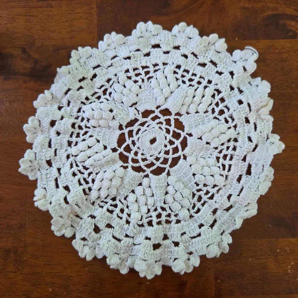 Vintage White Crochet Lace‎ Doily 10 Inch Round Popcorn Stitch Table Decor